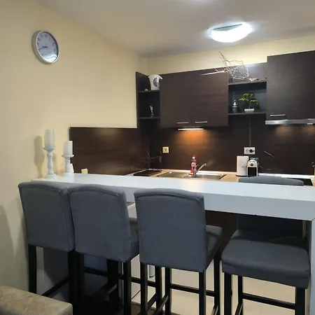 Mountain Heaven Retreat With Free Bottle Of Wine Close To Gondola, Free Parking 公寓