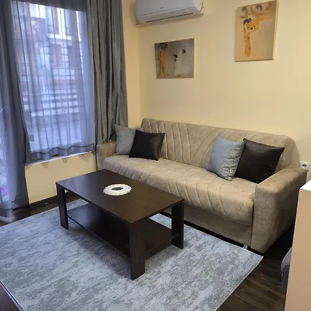 Mountain Escape - 1 Bedroom, Near Gondola, Free Parking Банско