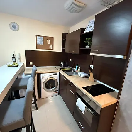 Mountain Escape - 1 Bedroom, Near Gondola, Free Parking Апартамент