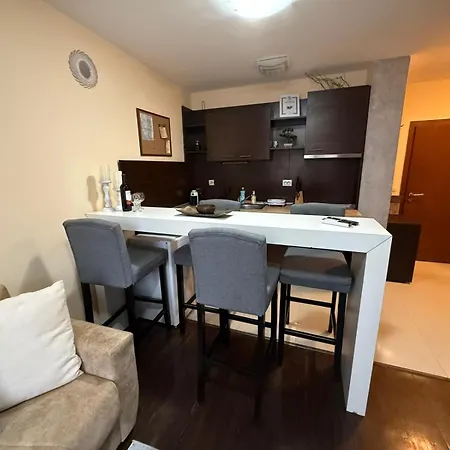 Апартамент Mountain Escape - 1 Bedroom, Near Gondola, Free Parking Банско
