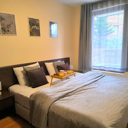 Mountain Escape - 1 Bedroom, Near Gondola, Free Parking Апартамент