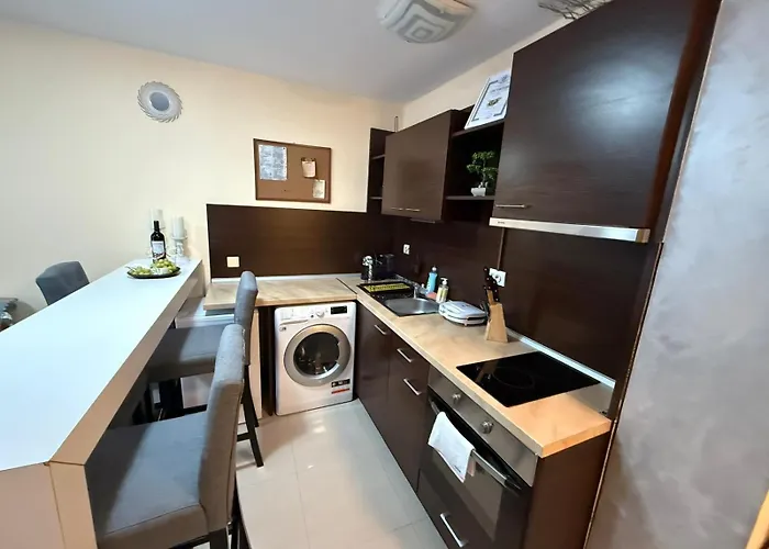 Mountain Heaven Retreat With Free Bottle Of Wine Close To Gondola, Free Parking Apartment