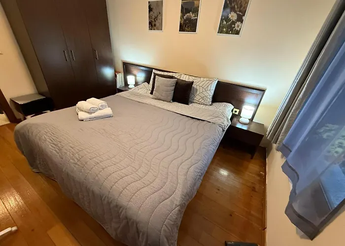 Apartment Mountain Heaven Retreat With Free Bottle Of Wine Close To Gondola, Free Parking